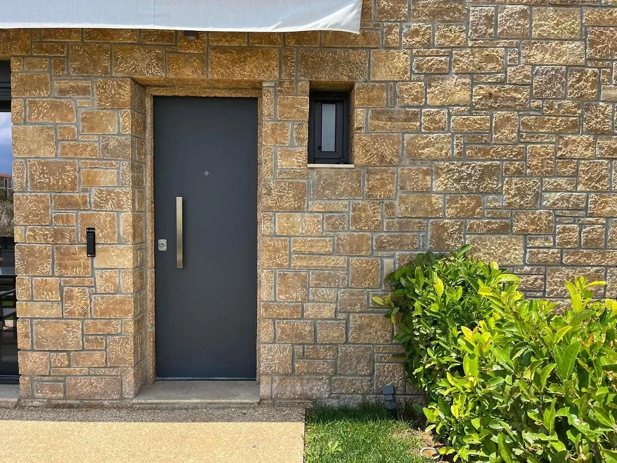 Artline Luxury Suites Flogita Case de vacanță