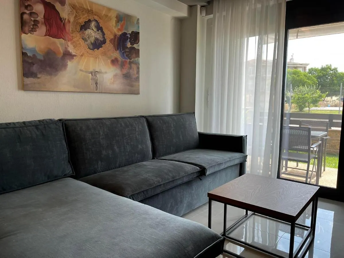 Artline Luxury Suites Flogita
