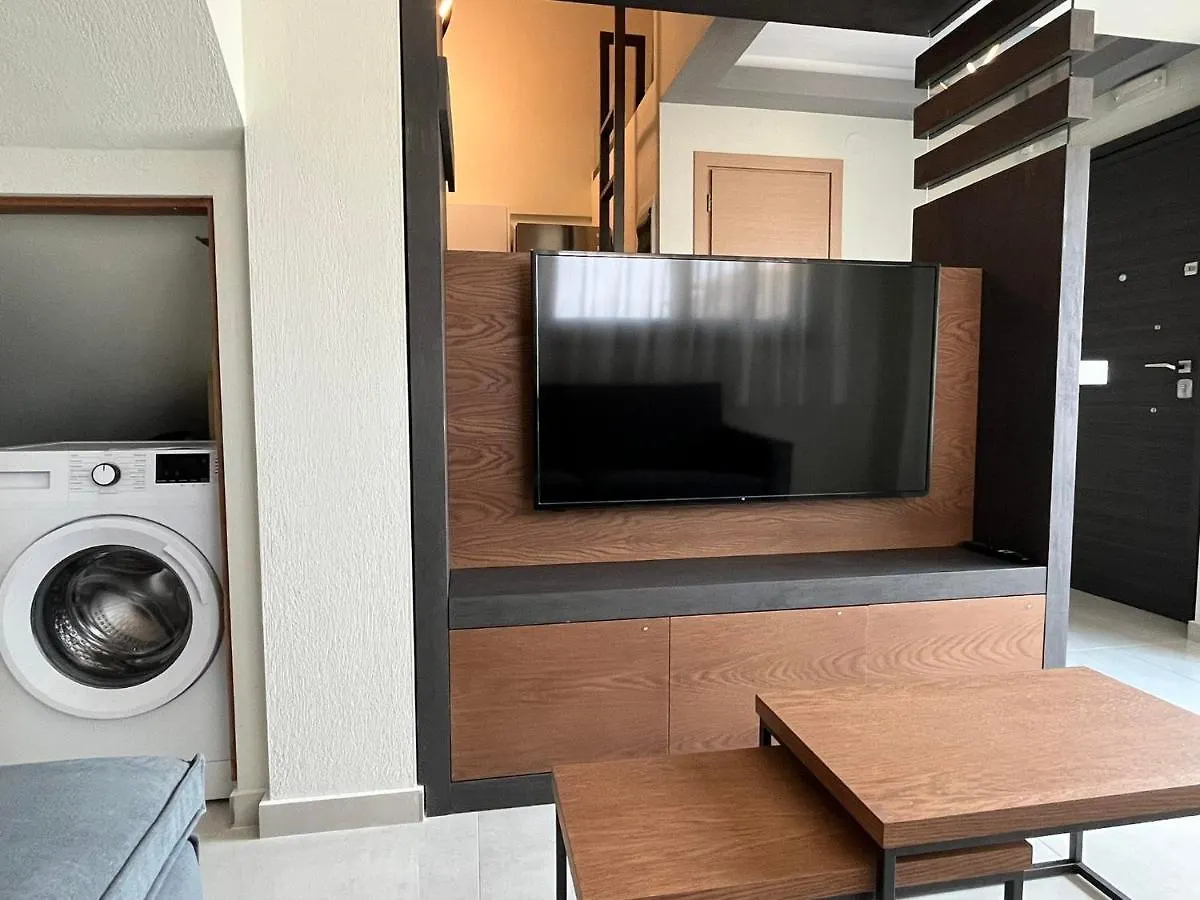 Artline Luxury Suites Flogita