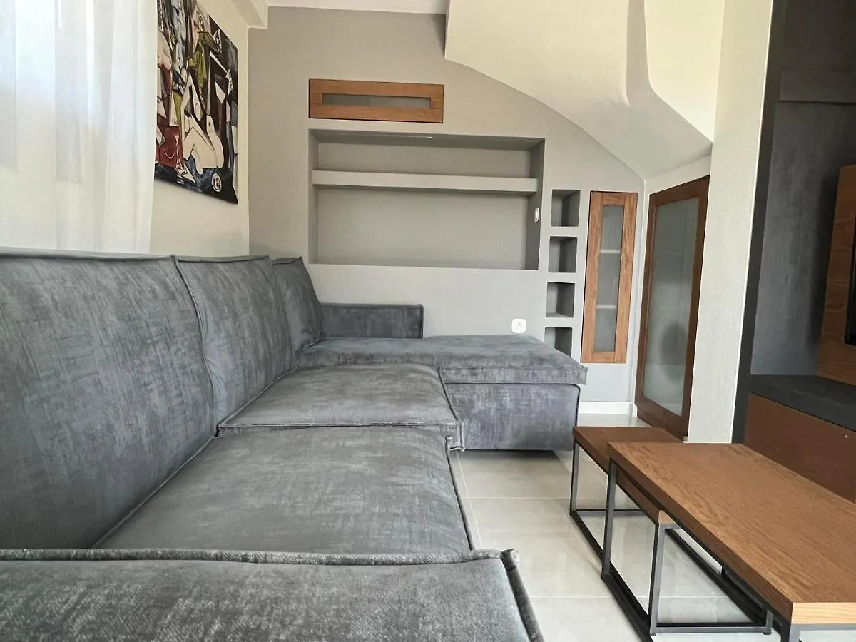 Artline Luxury Suites Flogita Holiday home